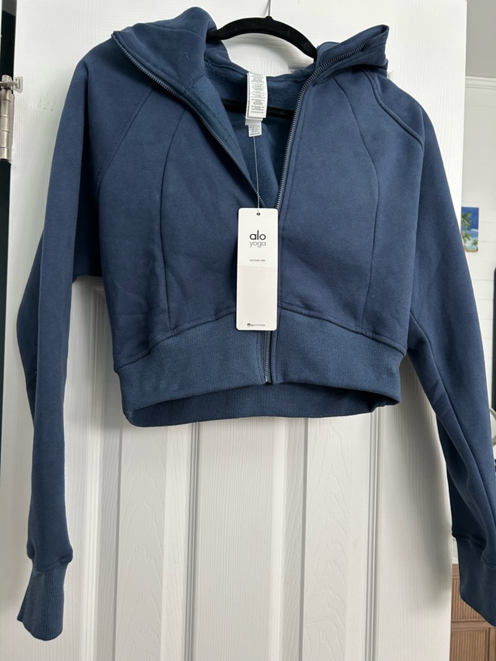 ALO Yoga Navy Full-Zip Cropped Hoodie